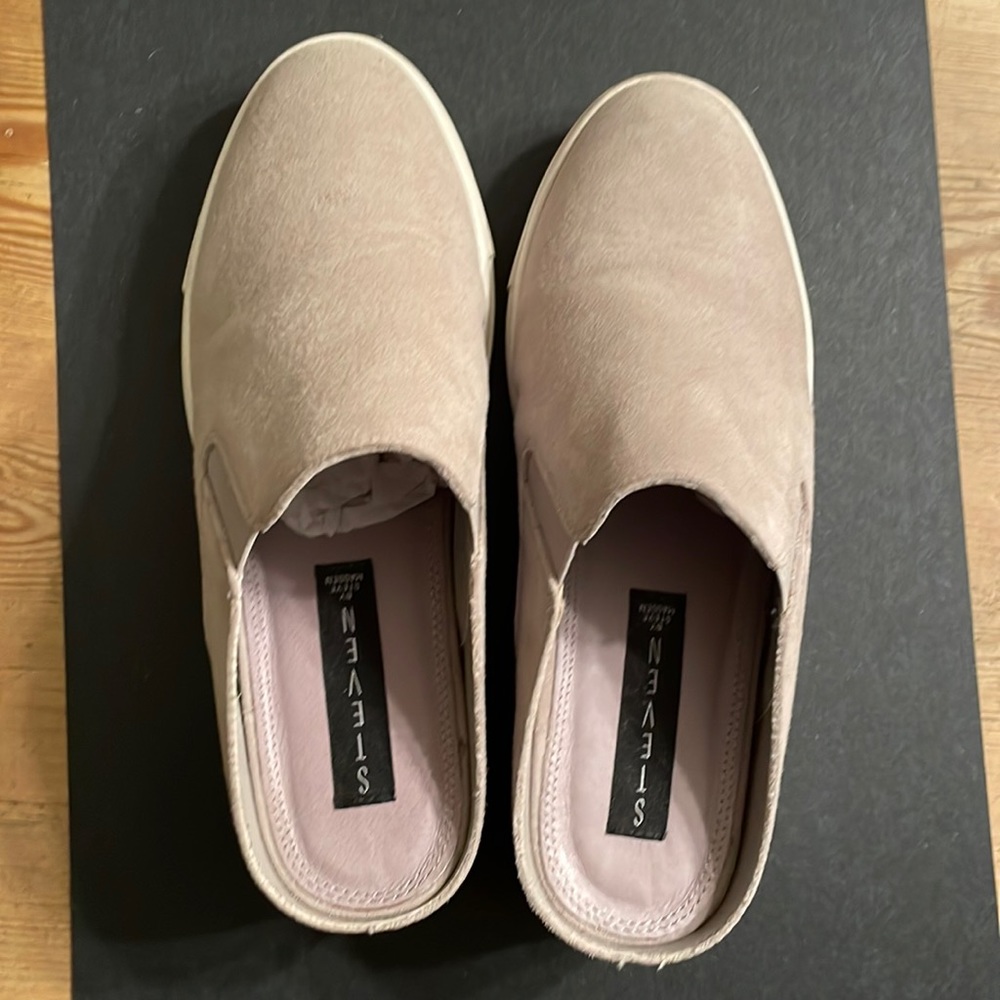 Light Grey Steve Madden Suede Sneaker slides